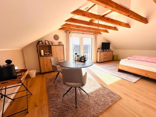 Frommern Apartment | Alb Appartement - gemütliche Wohnung mit Balkon