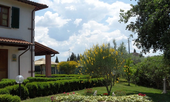 Montelupo Fiorentino Apartment | ALBà in the heart of Tuscany, with garden and pool