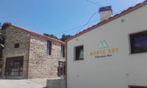 Mazaricos Hostel | Albergue Monte Aro