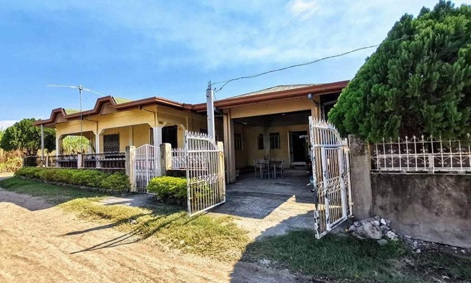 Calatagan Apartment | Albert's Transient House
