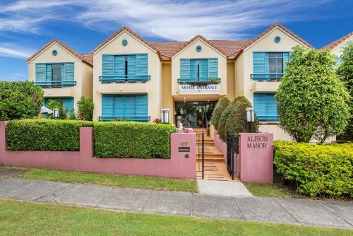 Albion Hotel | Albion Manor