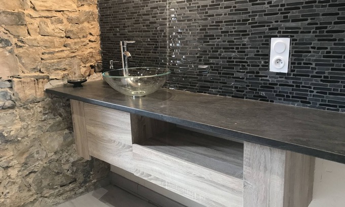Saint-Jean-d'Alcapies Bed & Breakfast | Alcapiès area suite KING SIZE south Aveyron