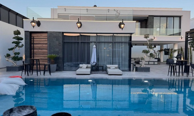 Al-Maghtas Ski Chalet | alfahad villas deadsea jordan
