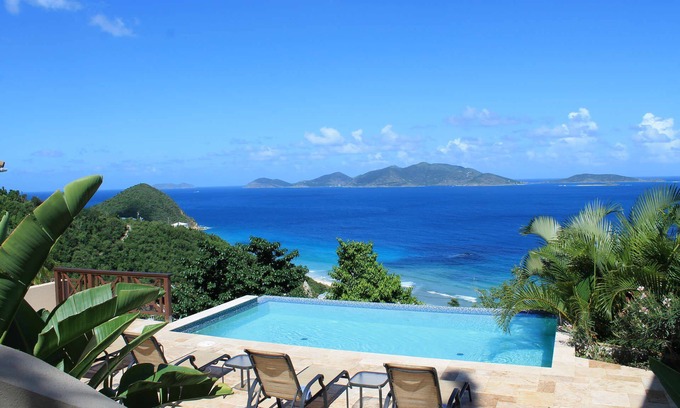 West End Villa | Alfresco (2/3 Rooms) Luxury villa