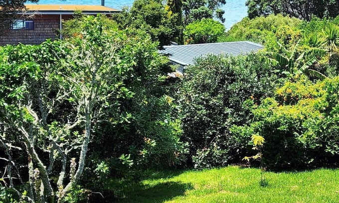 Algies Bay House | Algies Escape