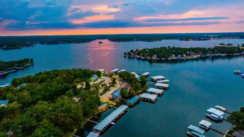 Lake Ozark Hotel | Alhonna Resort