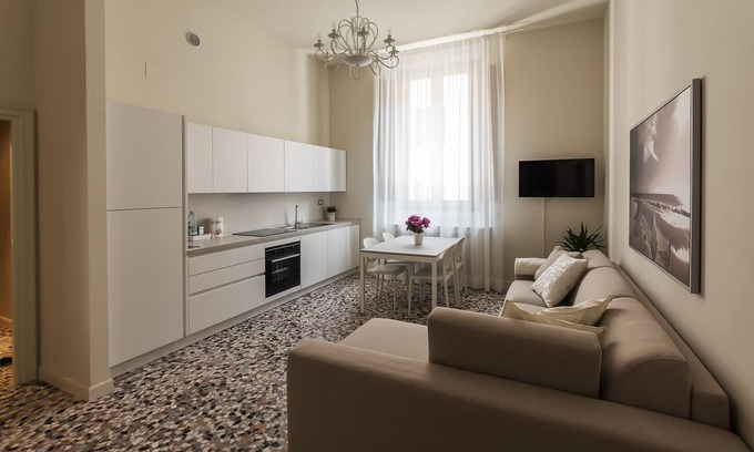 Ravenna Apartment | Alighieri Theatre charming suite