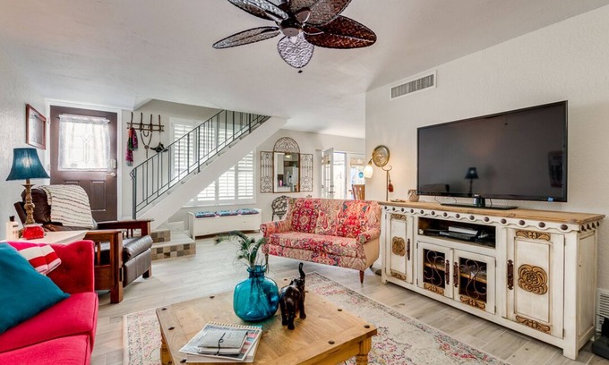 The Lakes House | All-Around Gem in a GREAT location!