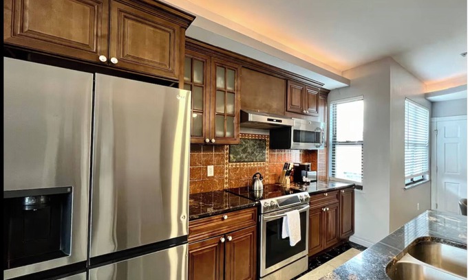 Center City Apartment | All Decked Out! 2Bd Apt w/Patio in Center City!
