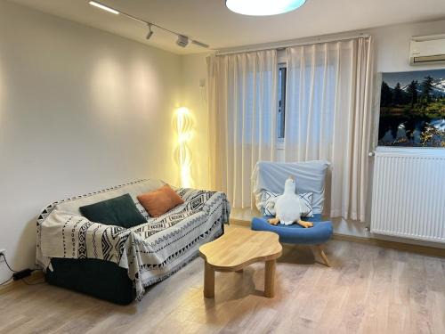 Huangpu Apartment | All-in-one