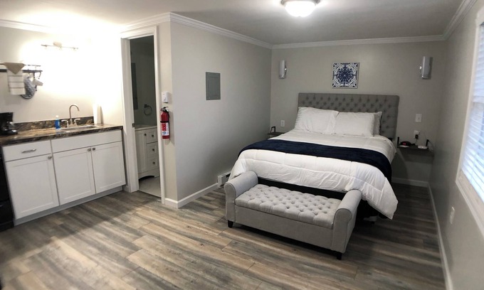 Waterville Apartment | All-inclusive studio apartment located in Waterville with amenities included