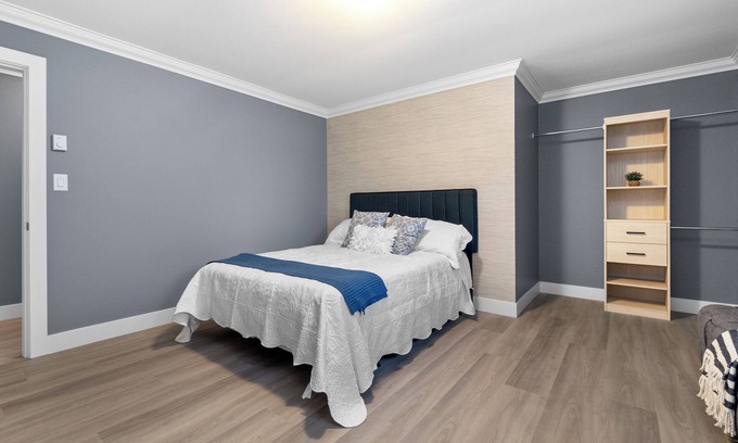 Hope Apartment | All New Retro Design Carriage House on the Fraser River