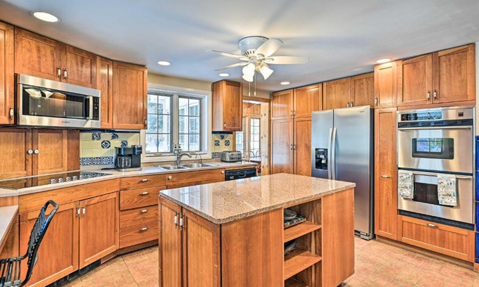 Town of Conesville House | All Year-Round Retreat Near Windham Mountain