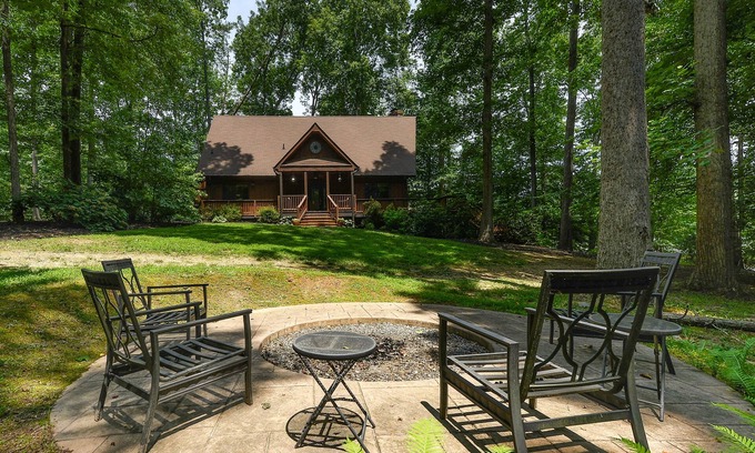 Mineral House | Allergy-free lakefront home with private beach, water views, firepit, & AC