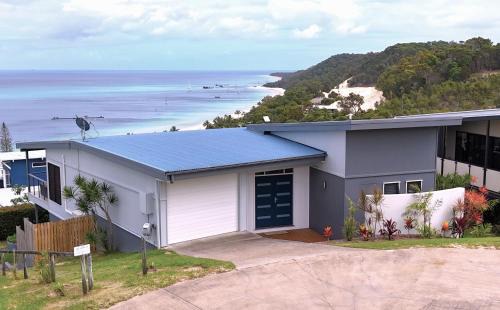 Brisbane Waterfront House | Allure Beach House - Formerly Sands on Moreton