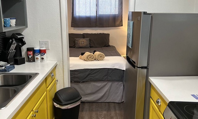 Downtown Las Vegas House | Alluring #A 1 Queen & courtyard by Fremont Str