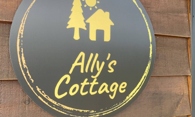 Sandringham Cabin | Ally's Cottage at Sandringham
