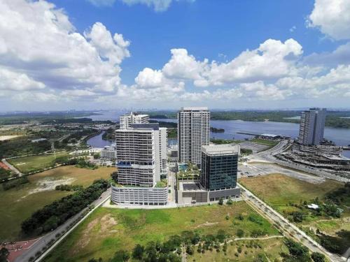 Nusajaya Apartment | Almas Suites Netflix Wifi Puteri Harbour By STAY