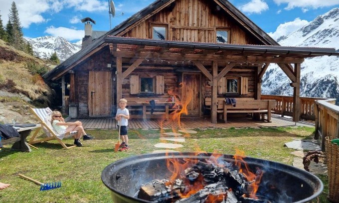 Soelden Ski Chalet | Almhütte Chrisanten Thaya Sölden