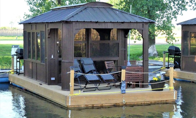 Saint-Paul-de-l'Ile-aux-Noix Cabin | Aloberge 7 (in Saint-Paul-de-l'Île-Aux-Noix)