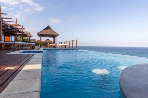 Chaimite House | Aloha 8