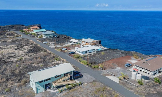 Captain Cook House | Aloha Awaits at the Southern Belle of Miloli'i