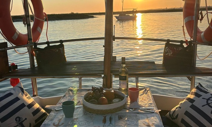Faro Boat Rental | Alojamento Barco Casa Ancorado no Coração da Ria Formosa em Faro