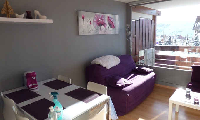 Cognet Apartment | Alpe d'Huez, cosy, south-facing studio with view, at the foot of the slopes