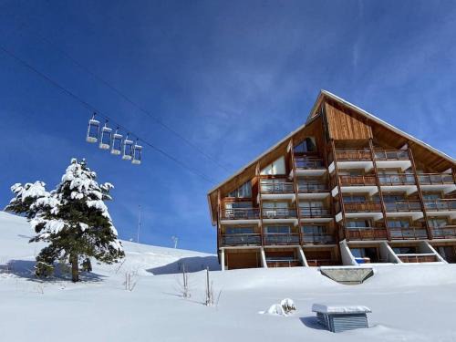 Cognet Apartment | Alpe d'Huez Houses - Chez Julie - Chalet des Roches - Duplex, SUR les pistes de 3 chambres !