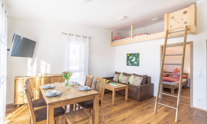 Memmingen Apartment | Alpen-Hostel - Apartment Abendsonne Buxacher Straße 23 with motorcycle rental