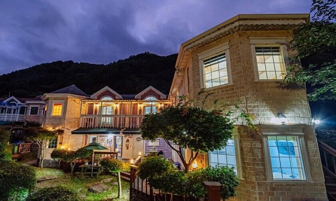 Jeongseon House | Alphonse pension