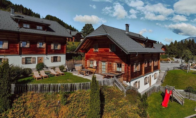 Pichl-Preunegg Cabin | Alpine hut "Dachstein" - Almdorf Reiteralm