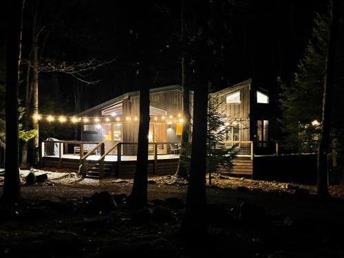 Alpine Lake House | Alpine Lake Cabin Mountain Resort w Lake Access