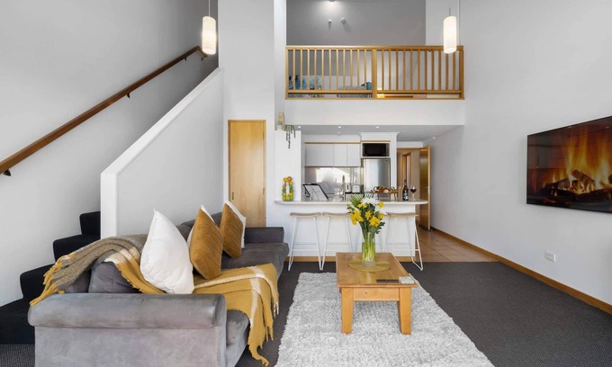 Fernhill Apartment | Alpine Three Bedroom Two Bath Apartment