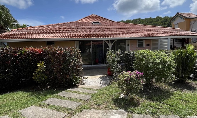 Sainte-Anne Apartment | ALPINIA972
