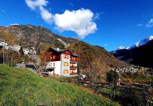 Chiesa in Valmalenco Bed & Breakfast | ALPINO B&B