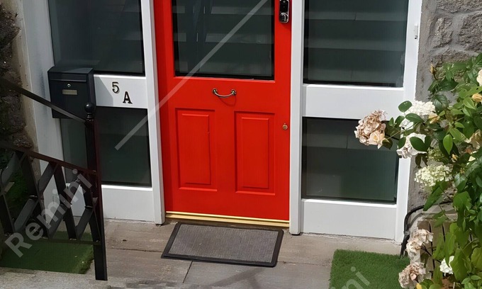 Bray Apartment | Also available for extended rentals subject to availability.