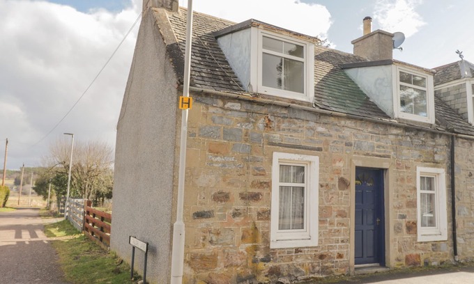 Tomintoul Cottage | ALT NA VOIR, pet friendly, character holiday cottage in Tomintoul