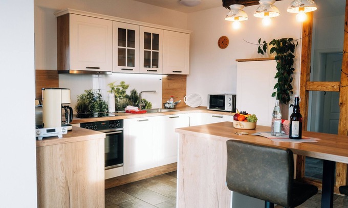 Schweina Apartment | "Altensteinblick" vacation apartment with a fantastic view