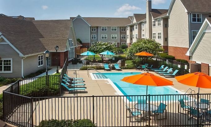 Linthicum Heights Hotel | Always a Great Idea To Unwind! Pet-Friendly, w/Pool, Free Breakfast!