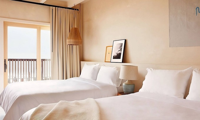 Montauk Hotel | Always a Great Idea To Unwind! 2 Relaxing Units, Pool, Close to Kirk Park Beach!