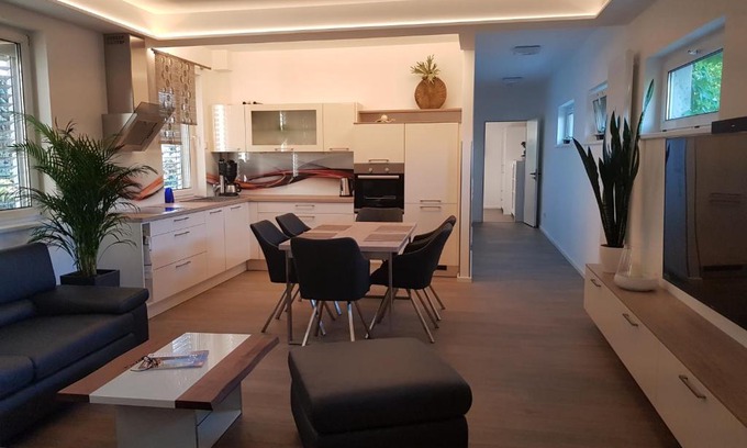 Marzahn Apartment | Am Schmeding