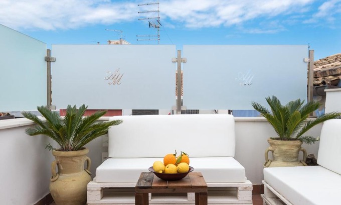 Ortigia Apartment | AM Suite with terrace by Wonderful Italy