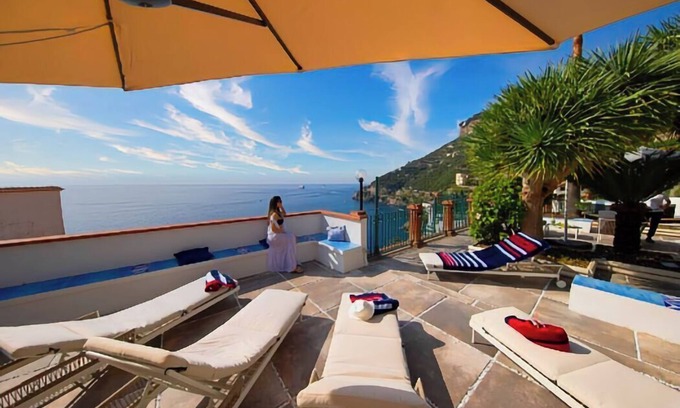 Ravello Villa | Amalfi Coast Villa w/Sea Views & Sauna & Jacuzzi plus Parking plus Rooftop