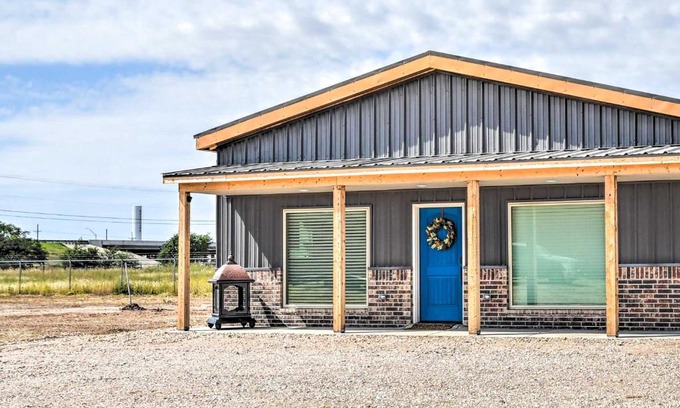Amarillo House | Amarillo Home 16 Mi to Amarillo Zoo!
