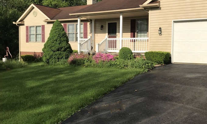 Mogadore House | Amaryllis Guest House - Lovely 3-bedroom house in country setting - WiFi and AC
