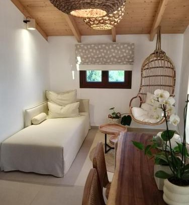Agia Kiriaki Apartment | Amaryllis Luxury Suite