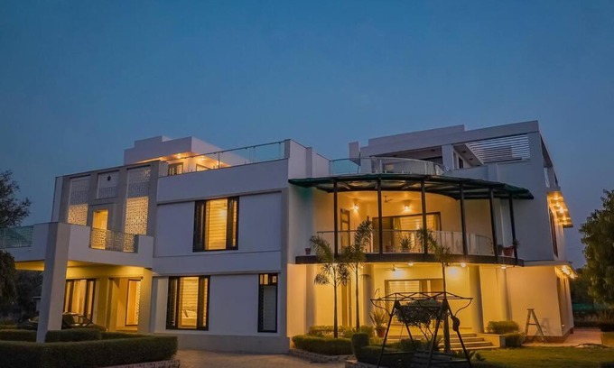 Jamwa Ramgarh Villa | Amayra The Luxury Farm