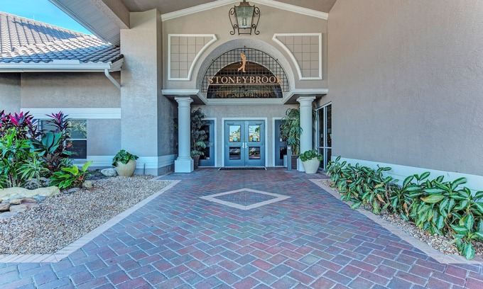 Palmer Ranch Condo | Amazing 2 bedroom unit located on golf course near Siesta Key Beaches