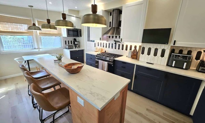Wilmington Apartment | Amazing 2BD apt w 2 master baths!